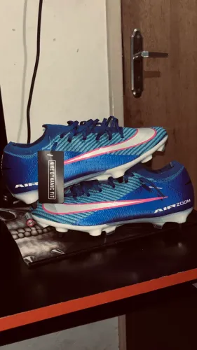 vendo chuteira Nike original trava mista