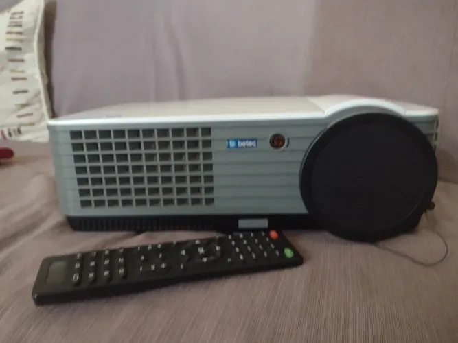 PROJETOR HOME CINEMA BETEC 2000 LUMENS LED
