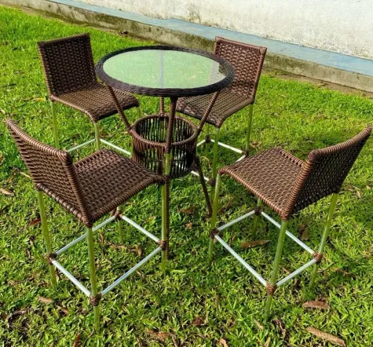 MESA CONVENIENCIA EM ALUMINIO COM 4 BANQUETAS E PORTA BALDE