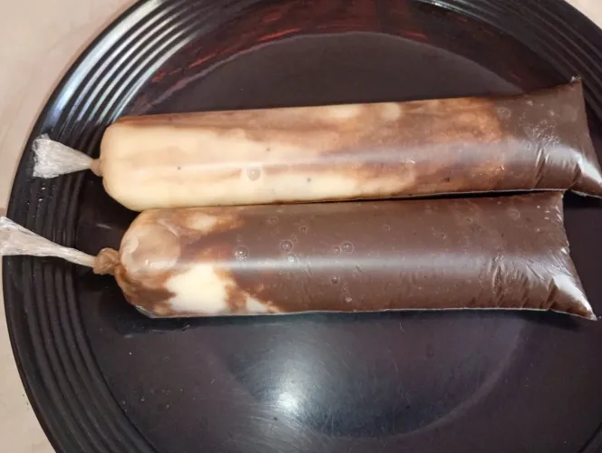 Gellado gourmet apenas 4,00 reais e Gellado normal apenas 2,00 reais