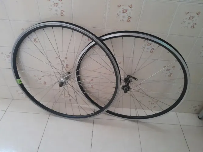 Par de aros 700 bicicleta