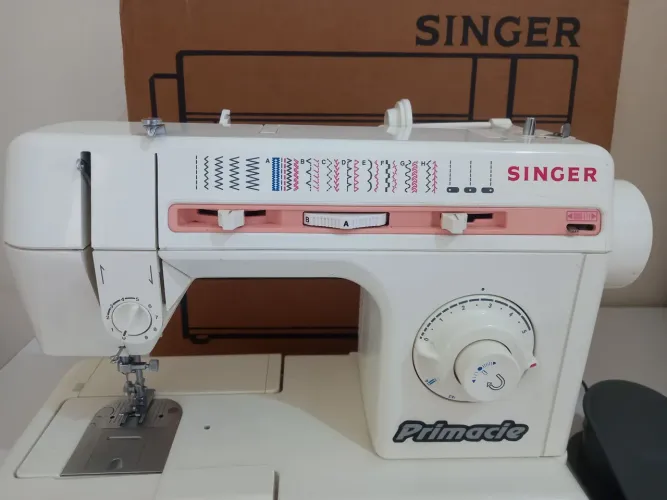 Máquina de Costura Singer - nunca usada