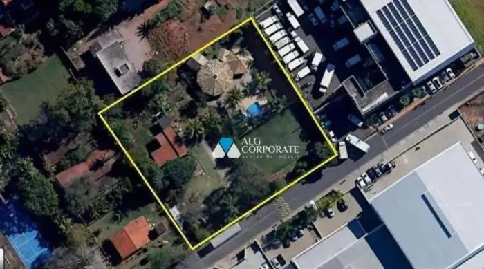 Chácara à Venda em Valinhos/SP  3.360 m² de Terreno, Piscina, Espaço Gourmet e Excelente P