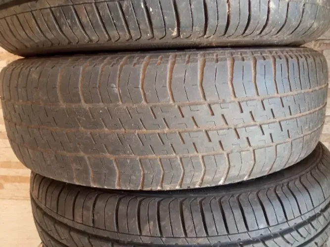 Vende-se pneu 165/70 R13
