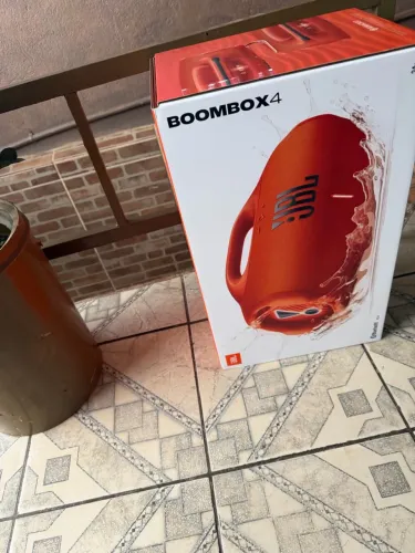 JBL bombox 4