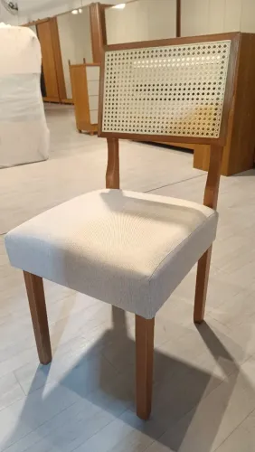 Cadeira Maciça Com tela natural Rathan 