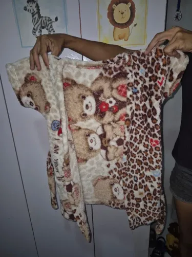 ROUPÃO FELPULO DE URSINHO PARA CRIANÇA DE ATÉ 2 ANOS R$5,00