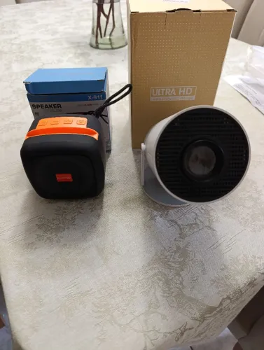 Vende-se kit projetor + caixa de som + tripé