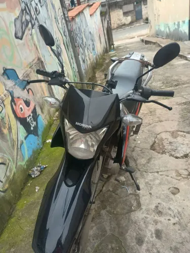 Vende-se a Bros 2013 todo em dia só transferir