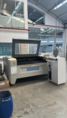 Maquina laser co2 12x15 150wts