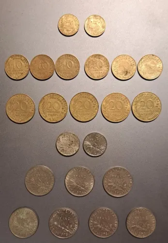 22 moedas da França de 1960 a 1996 em bom estado de conservação