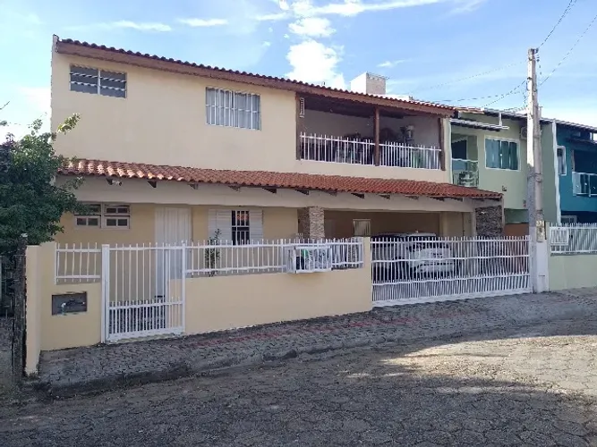Casa na Praia de Penha/SC - Pertino do Parque BetoCarrero