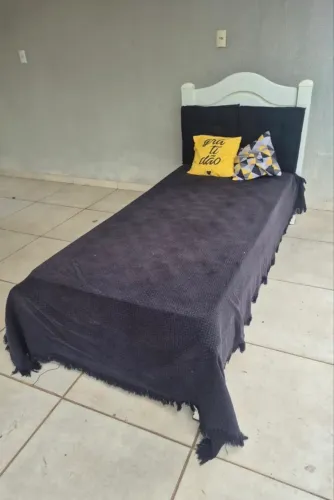 Cama de solteiro seminova