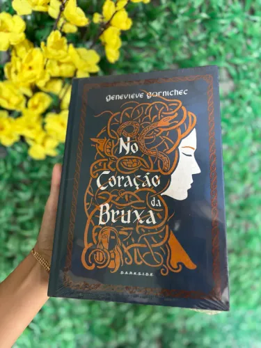 Livro No Coração da Bruxa: Genevieve Gornichec ( Darkside)