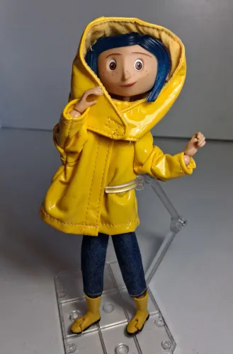 Action Figure da Coraline - Perfeita para fãs e colecionadores do clássico da Laika!