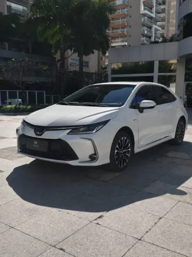 Toyota Corolla Altis Prem. Hybrid 1.8 Flex AUT 2025