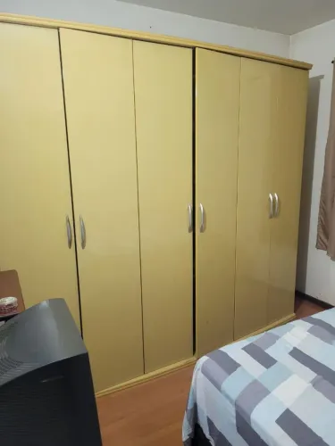 Guarda roupa 6 portas com 4 gavetas