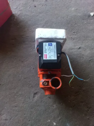 Bomba periférica  1/2hp precisa ajudar na partida 