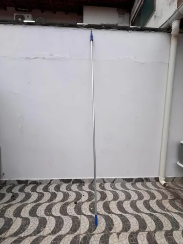Vendo alongados para uso em fachadas , medindo 9metros ,novo nunca foi usado
