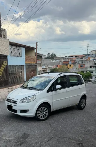 Fiat Idea Attractive 1.4 Fire Flex 8V 5P 2014