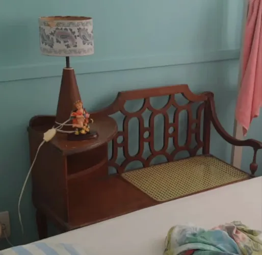 Mesa de telefone em madeira antiga