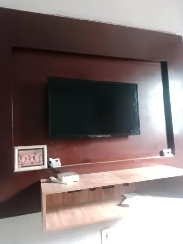 Vendo uma tv 24 polegadas.. para quarto filho.. solteiro.. 