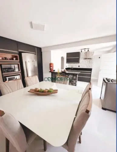 Casa com 5 quartos, Coloninha - Florianópolis