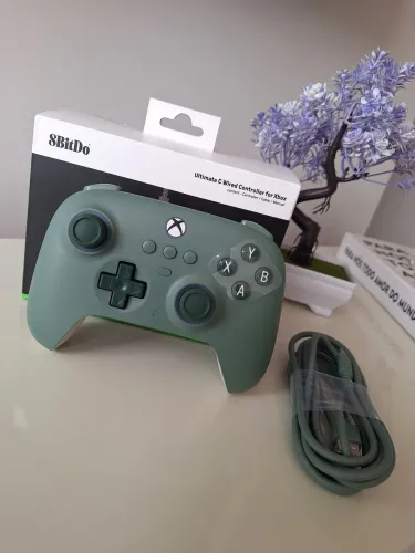 8BitDo Ultimate C Controle com fio para Xbox e PC + 1 mês grátis de Xbox Game pass