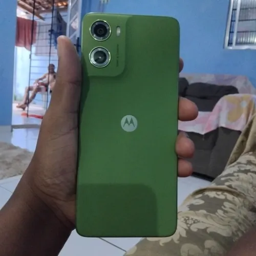 Smartphone Motorola Moto g06 128GB 4GB Ram Laranja 6,9" Câm. 50MP + Selfie 8MP