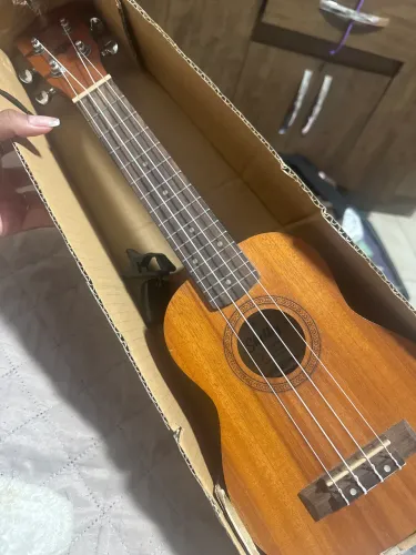 Ukulele Shelby