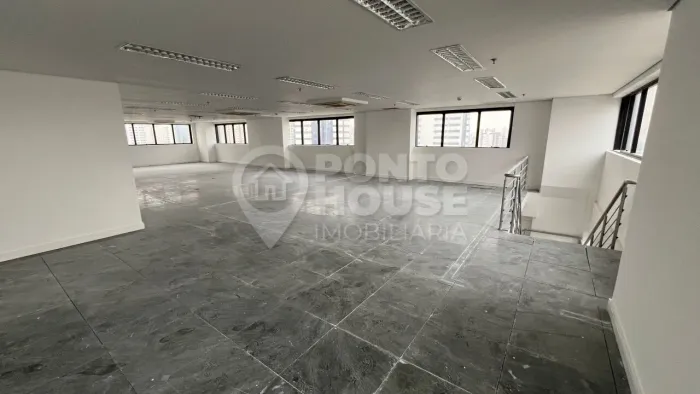 Cobertura comercial duplex para locação em São Judas, próximo ao metrô