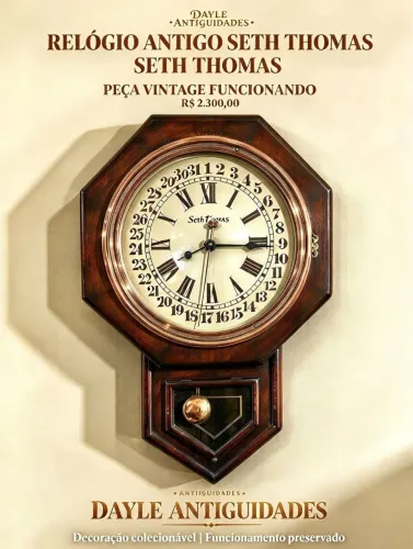 Relógio antigo de parede
