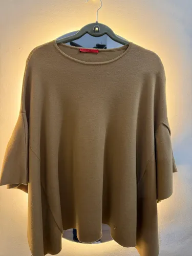 Blusa de lã Carolina Herrera original