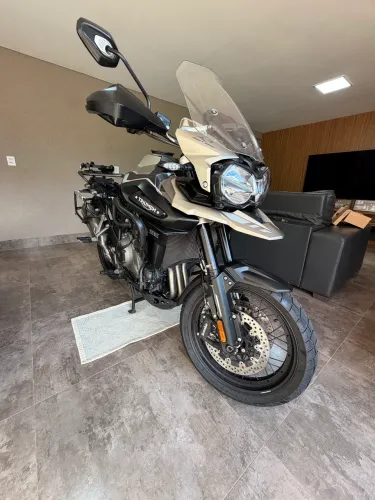 Moto Tiger desert