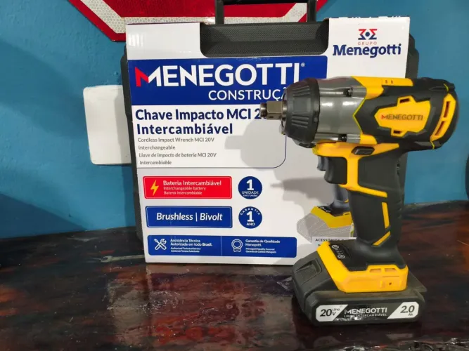 Chave de impacto a bateria 20V Menegotti.