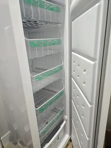 Freezer consul 142l