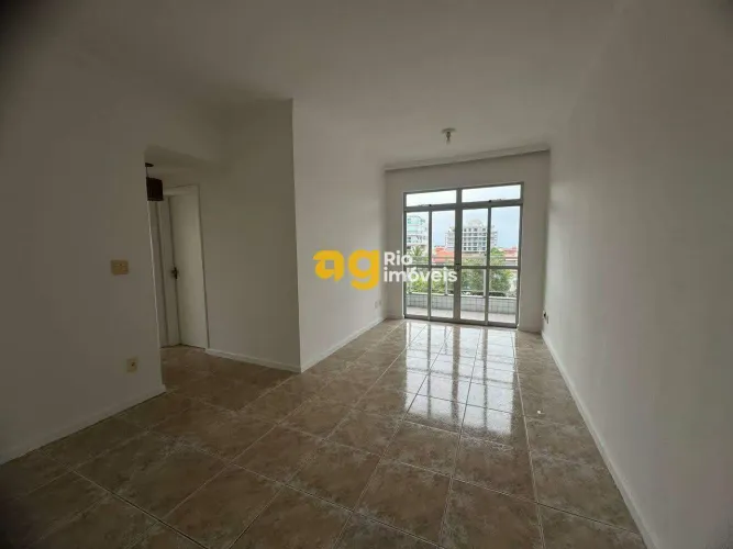 Apartamento de 2 Quartos com Vista para o Mar e 2 Vagas
