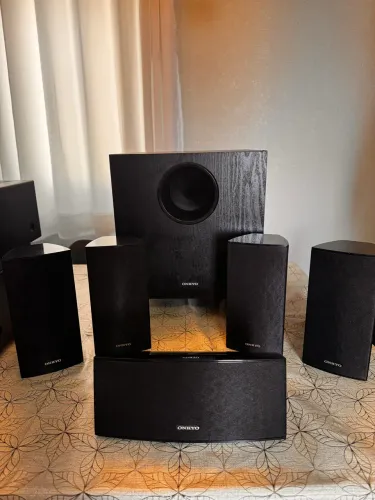 2 RECEIVERS ONKYO MOD. HT-R391(Com Defeito Desligando)