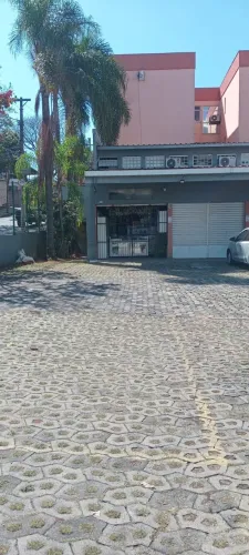 Loja de Esquina (Nº 01) com 2 Pavimentos e Estacionamento | Bairro Fernão Dias