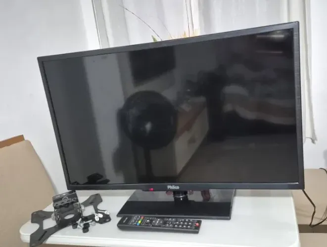 TV Smart Philco 32" LED PH32U20DSGW - Ótimo Estado + Suporte de Parede + Base