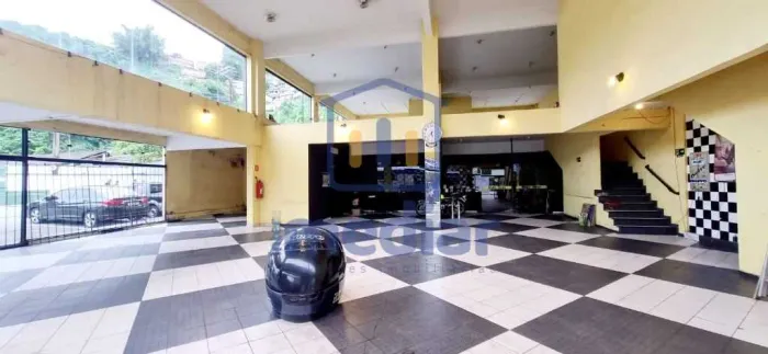 Loja + Mezanino próximo da Câmara Municipal e do Forum