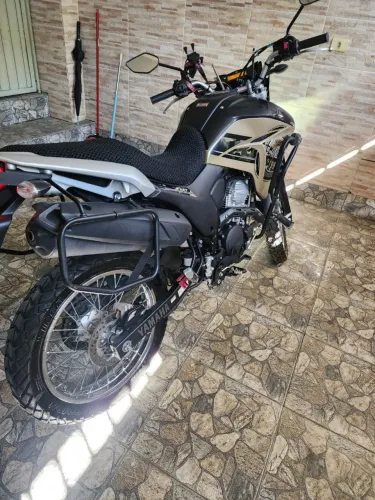 ? Yamaha XTZ 250 Lander 2023 - Excelente Estado!