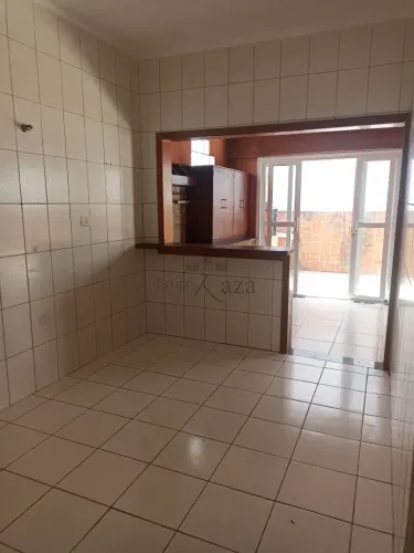 Oportunidade - Casa em Condomínio - Jardim Uirá - Residencial Bell Park - 2 Dormitórios -