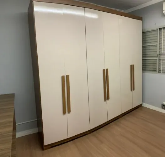 Guarda Roupas 100% MDF em Ótimo estado 