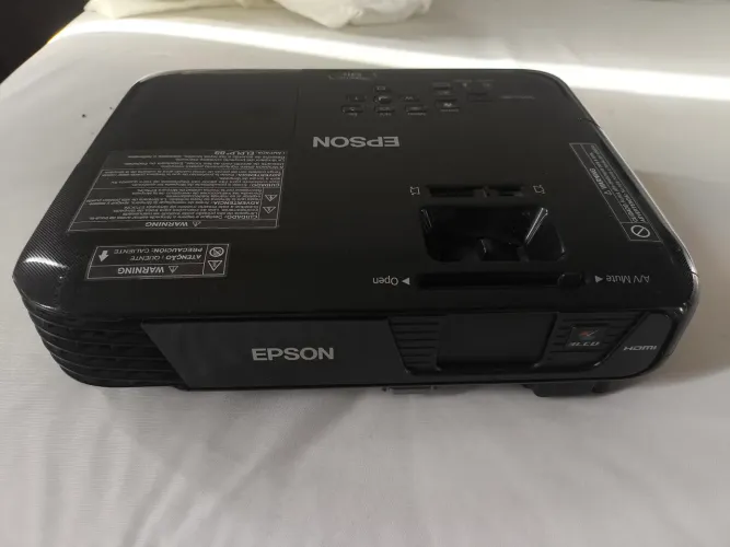 Projetor s31+ Power lite 3.200 lumens ótimo estado revisado feito limpeza a poucos dias 