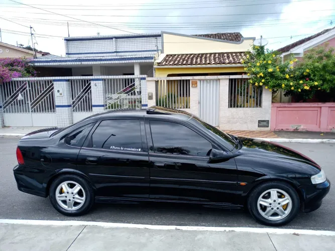 Chevrolet Vectra CD 2.2 16V / 2.0 16V Mec./aut. 2001
