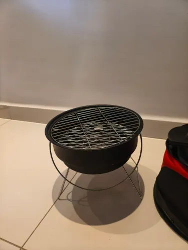 Churrasqueira Portátil com Bolsa Térmica - Ótimo Estado!