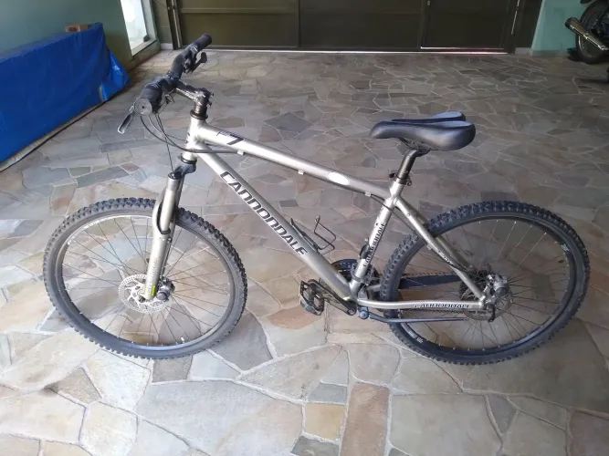 Vendo bike connondale 24 marchas aro26