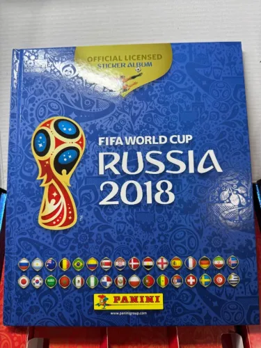 Álbum Copa 2018 (capa dura, completo, perfeito estado, com caixa, com kit de atualização)