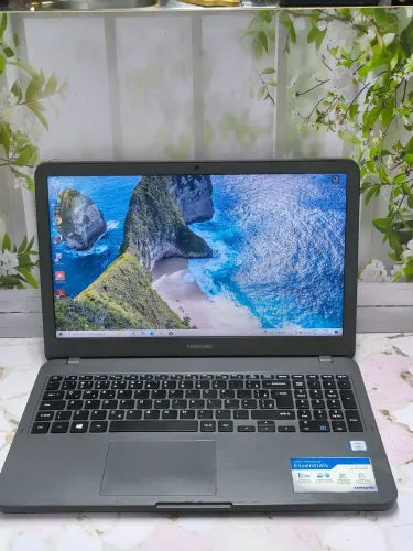 Notebook Samsung core i3 com ssd